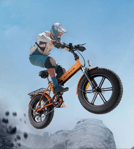 ein Mann auf engwe ep 2 pro straßenzulassung