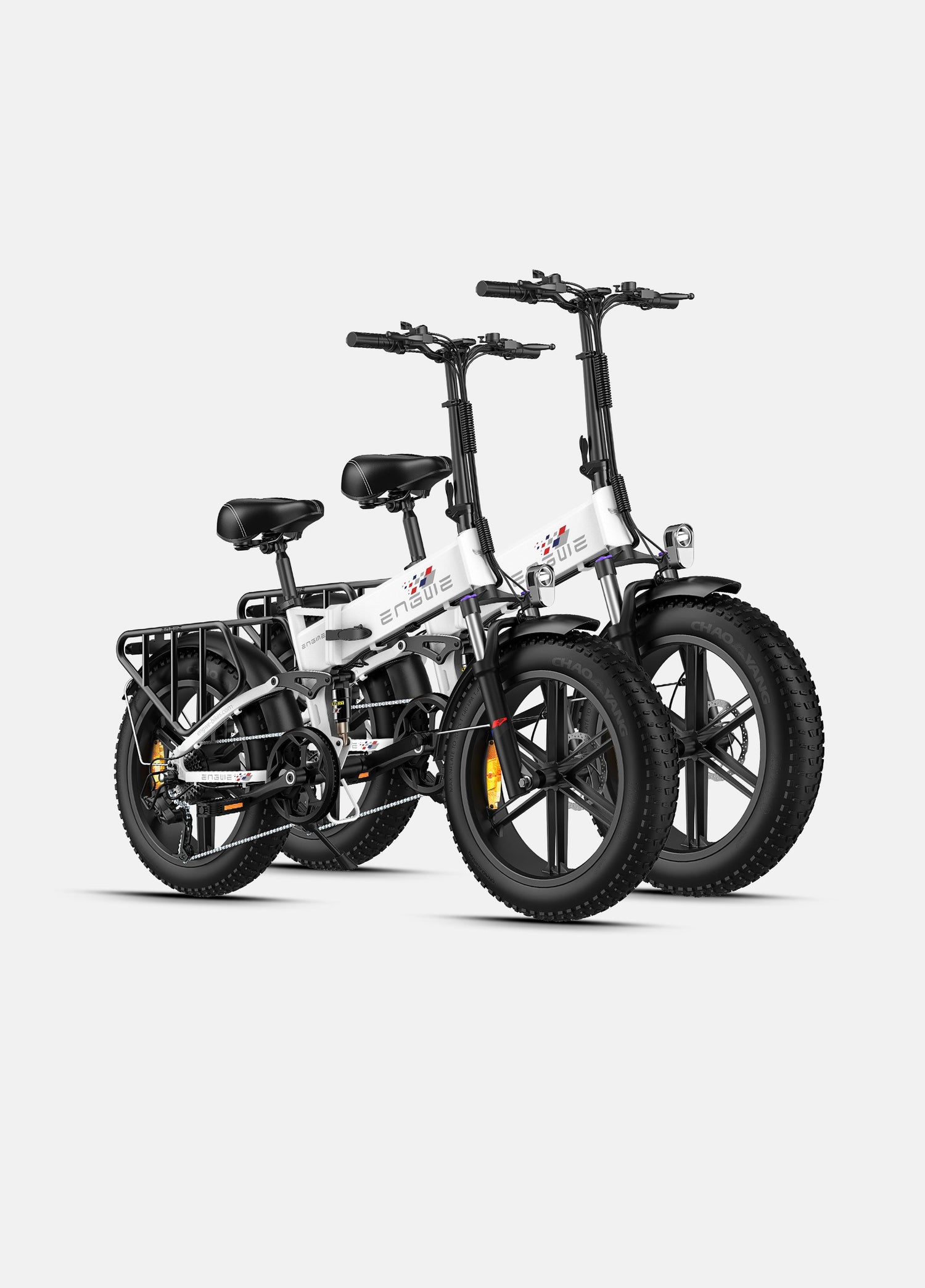 2 weiße Engwe Engine x E-Bikes