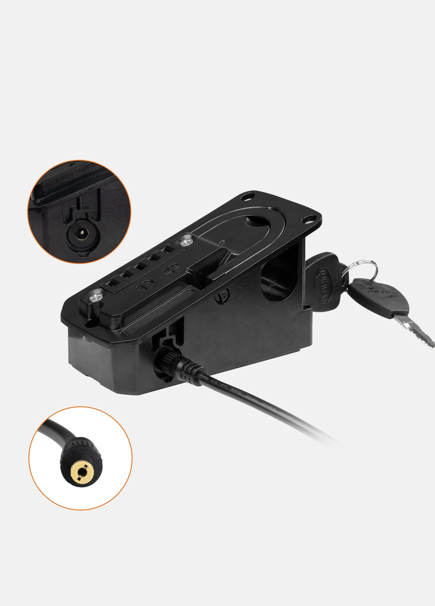 Kabel wird an die Batterie angeschlossen